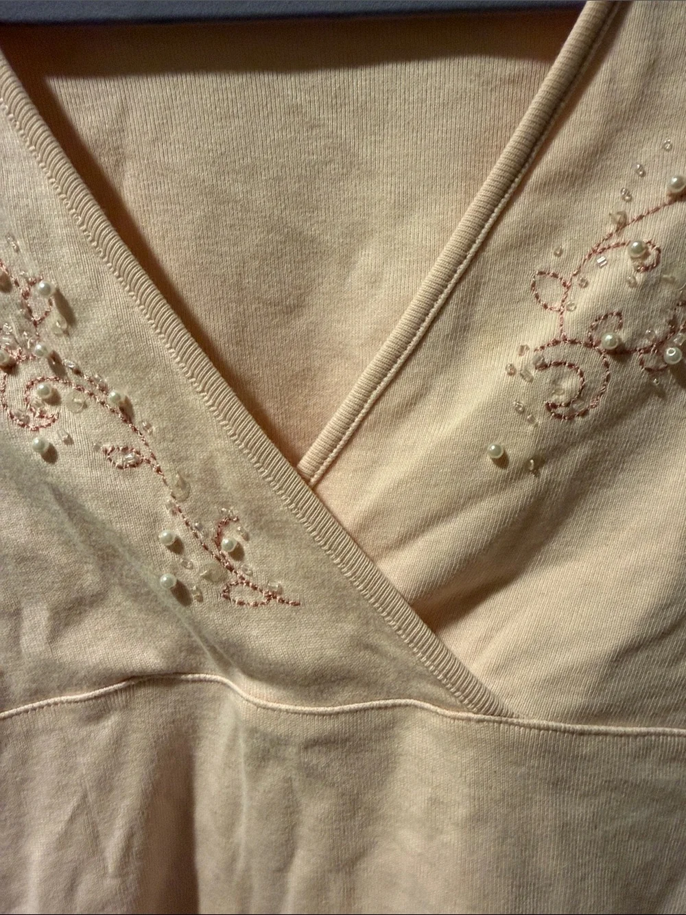 Ann Taylor Pink Embroidered V-Neck Women’s Top-EUC